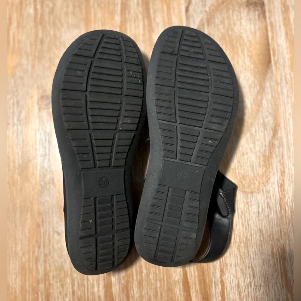 Fantastic Pair Greek Stretch Sandals - Picture 6 of 6